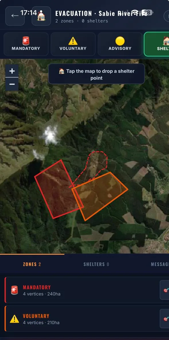 IGNYX evacuation editor with mandatory and voluntary zones drawn on a satellite map
